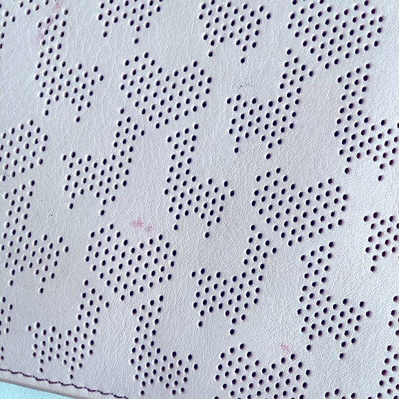 FOSSIL Emma Llama & Heart Perforated RFID pink bag pouch - Picture 3 of 8